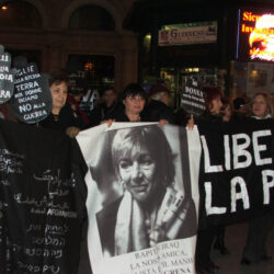 Manifestazione per la liberazione di Giuliana Sgrena e Florence Aubenais - 12/02/2005 Luisa Morgantini