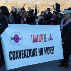 Flash mob One billion raising a Ponte Mazzini - 15/02/2015